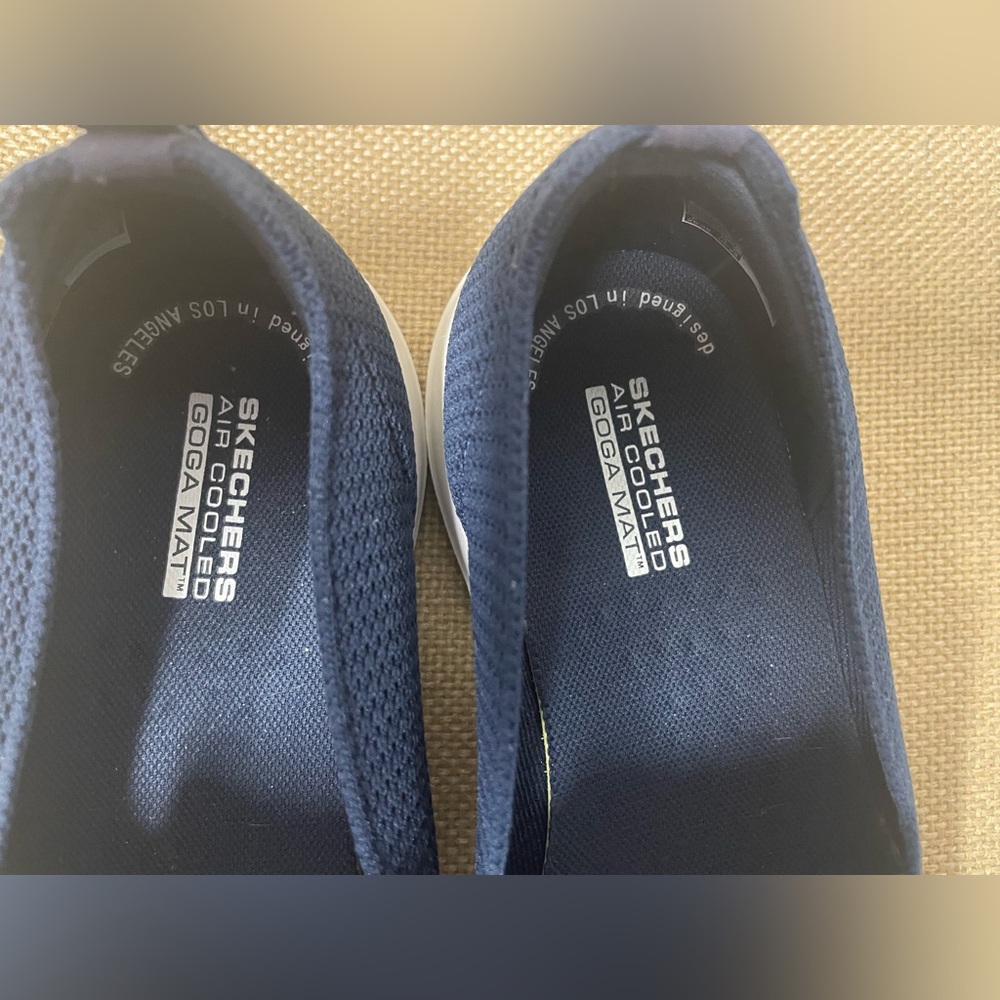 SKECHERS GOGA MAT Women’s Slip On Sneakers. Size 7 1/2. EUC - Picture 3 of 7